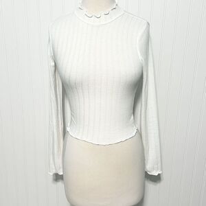Ambiance Women's Ribbed‎ Lettuce Trim Long Sleeve Crop Top White Size Medium